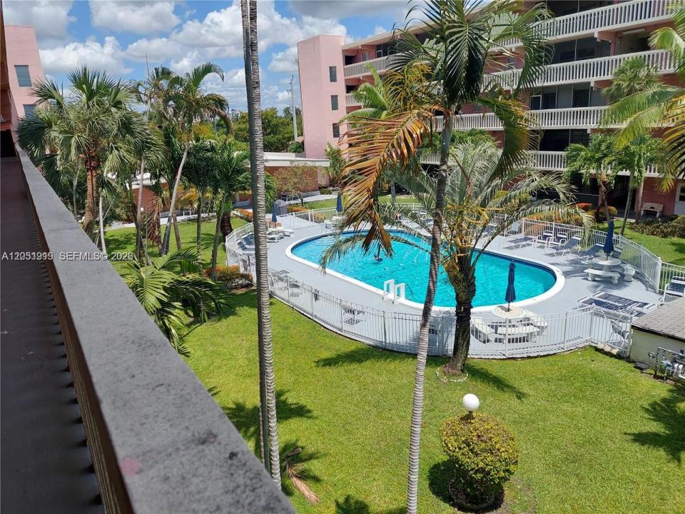 180 12 15c, Hallandale Beach, Floride 33009, États-Unis