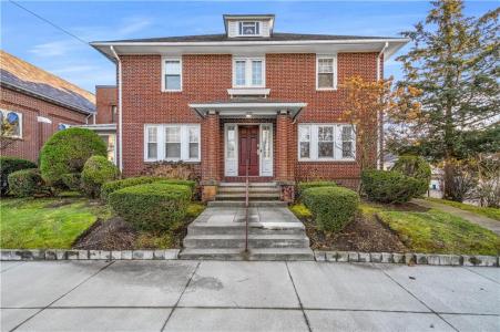 3252 Post Road, Warwick, Rhode Island 02886, USA