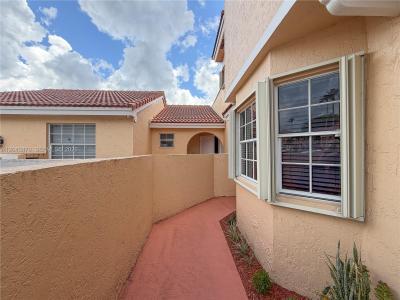 11415 Lakeview Dr 2-D, Coral Springs, Florida 33071, USA