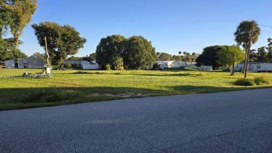 4013 SE 26th Street, Okeechobee, Florida 34974, USA