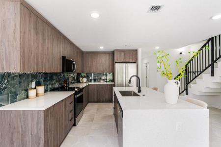 536 NW 14 CT, Florida City, Florida 33034, USA