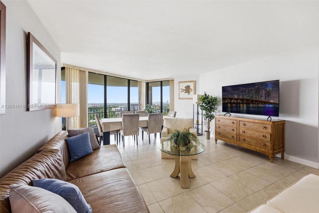 2000 Towerside Ter 1911, Miami, Florida 33138, Stati Uniti
