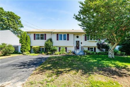 3 GLENDALE Avenue, Warwick, Rhode Island 02889, USA