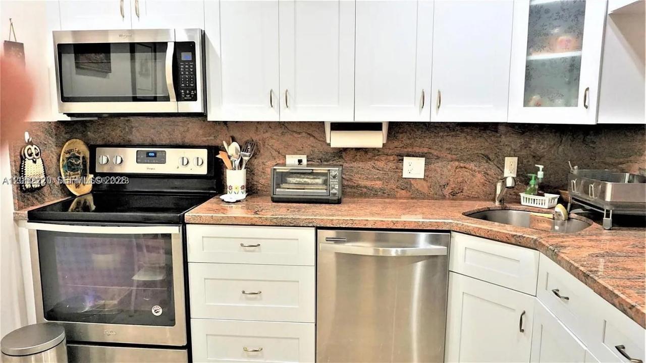 1301 NE 7th 405, Hallandale Beach, Florida 33009, Stati Uniti