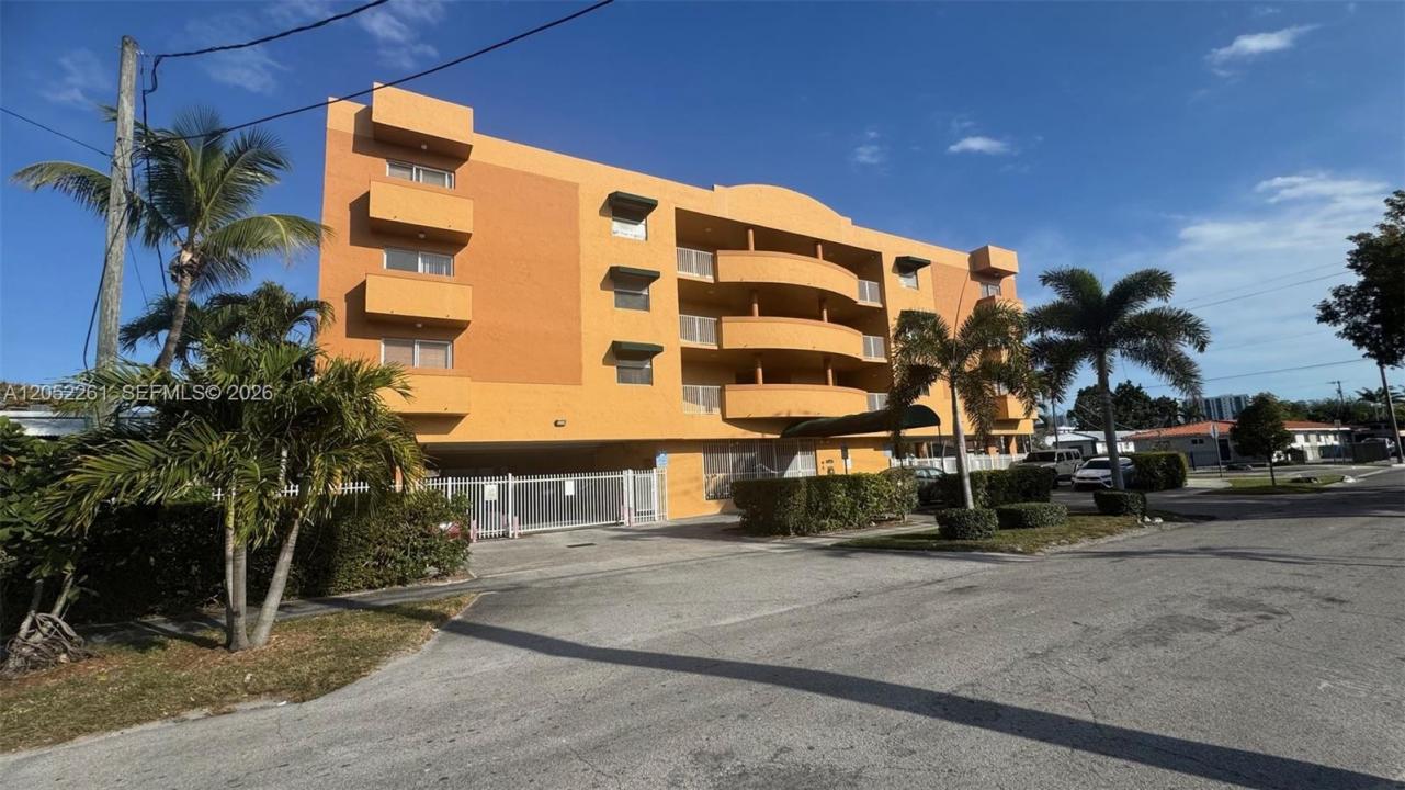 2441 SW 31st Ave 303, Miami, Florida 33145, Stati Uniti