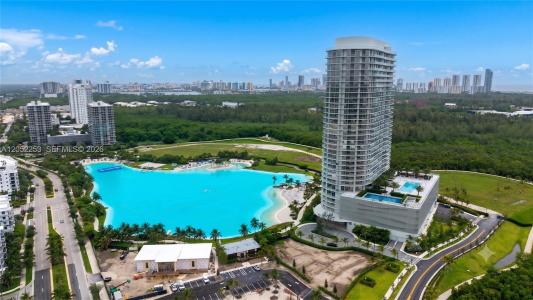 2411 Laguna Circle 1704, North Miami, فلوريدا 33181, الولايات المتحدة