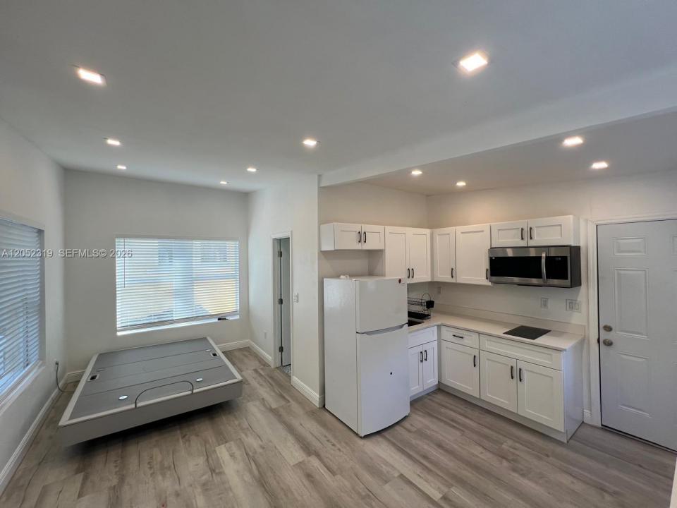 1612 Harrison St 11, Hollywood, Florida 33020, USA