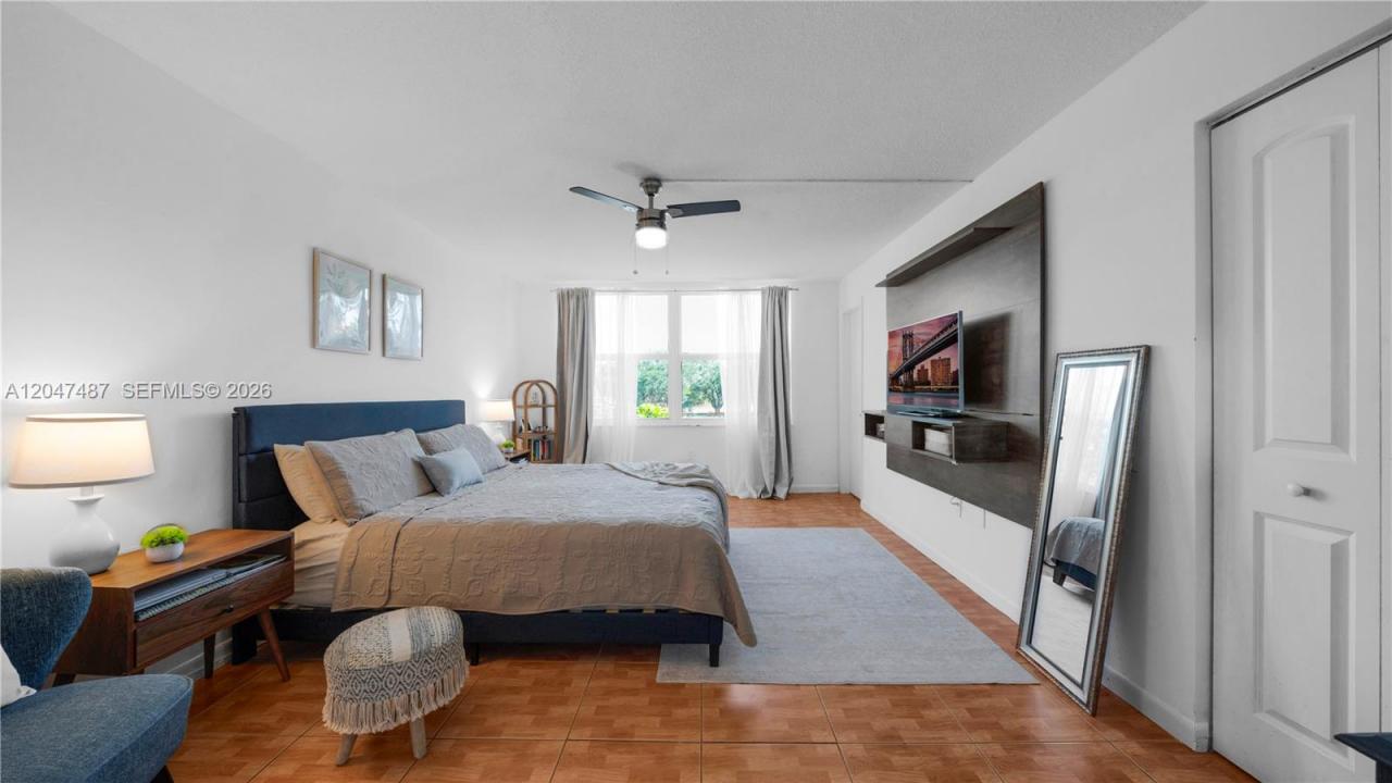 1101 NE 191st St H314, Miami, Floride 33179, États-Unis