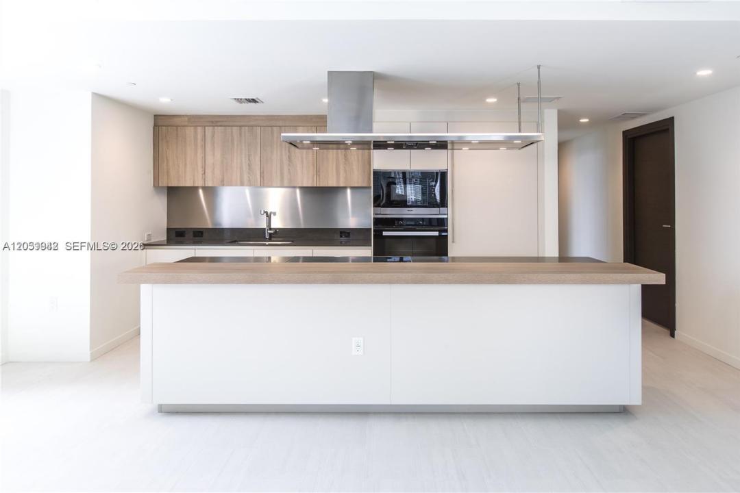1000 Brickell Plz 2110, Miami, Floride 33131, États-Unis