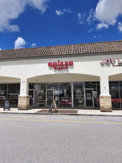 5792 S Jog rd, Green Acres, Florida 33467, Stati Uniti