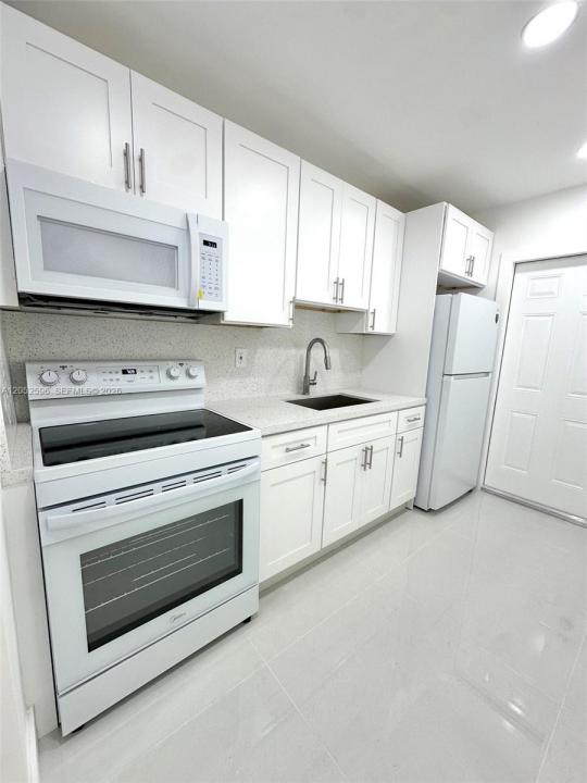 417 NW 7th Ter 2, Fort Lauderdale, Florida 33311, Stati Uniti
