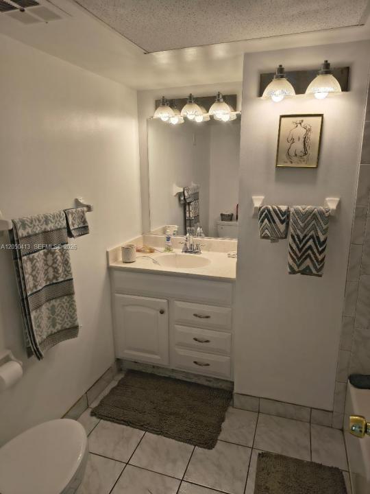 3105 oakland shores J 207, Oakland Park, Floride 33309, États-Unis