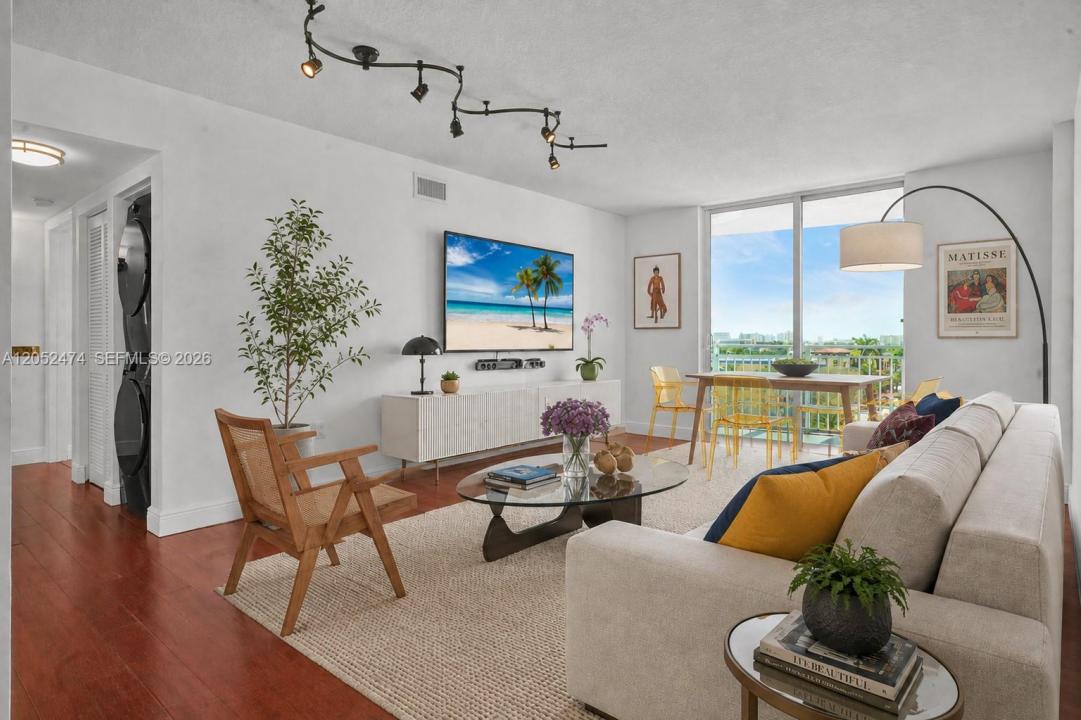 60 NW 37th Ave 608, Miami, Florida 33125, Stati Uniti