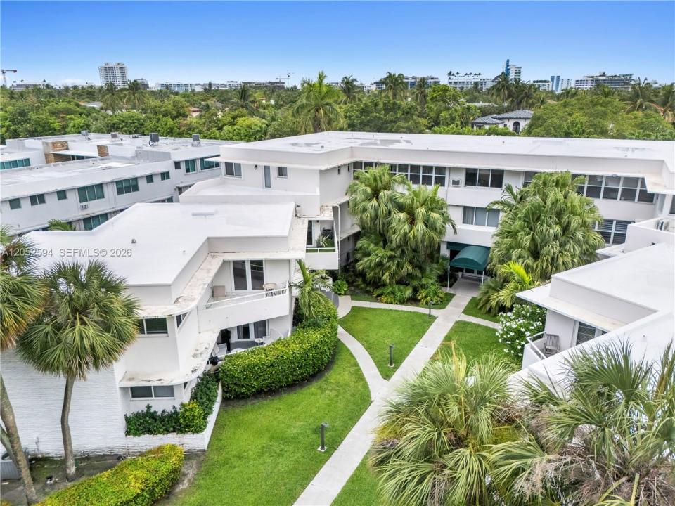 10190 Collins Ave 203, Bal Harbour, Florida 33154, USA