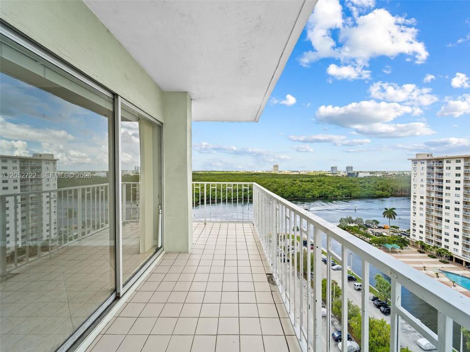 500 Bayview Dr 1421, Sunny Isles Beach, Floride 33160, États-Unis