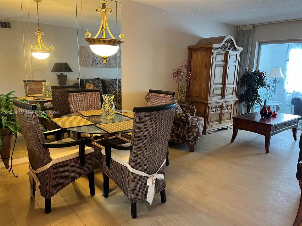 8135 Sunrise Lakes Blvd 308, Sunrise, Florida 33322, Stati Uniti