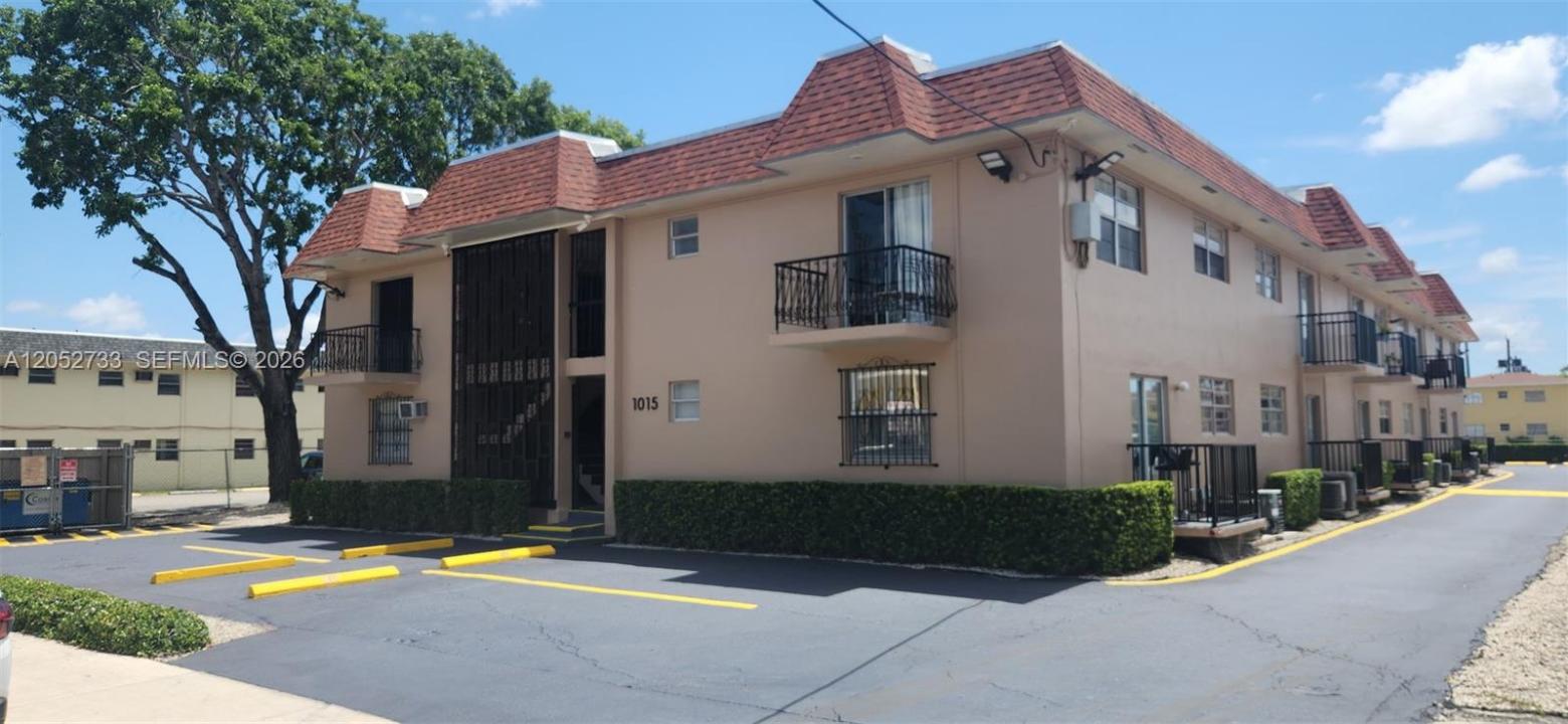 1015 NW 45th Ave 102, Miami, Floride 33126, États-Unis