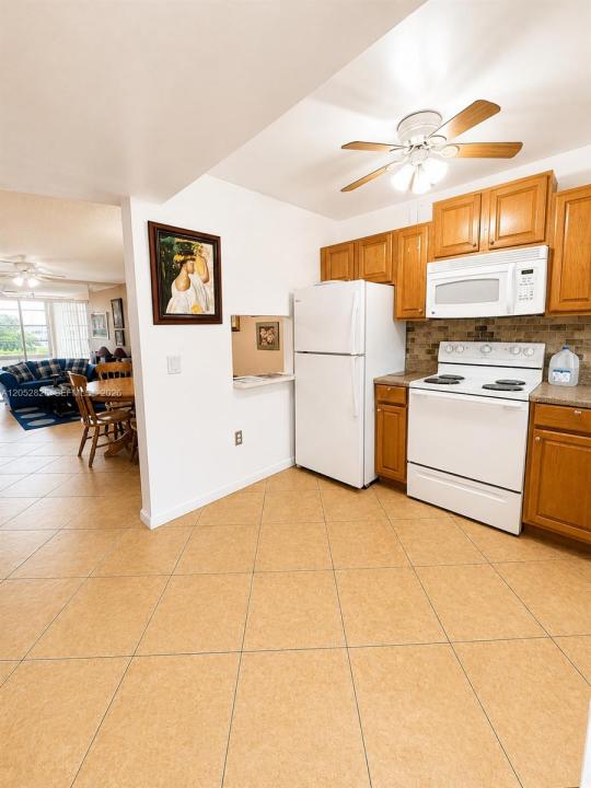 8220 Sunrise Lakes Blvd 309, Sunrise, Floride 33322, États-Unis