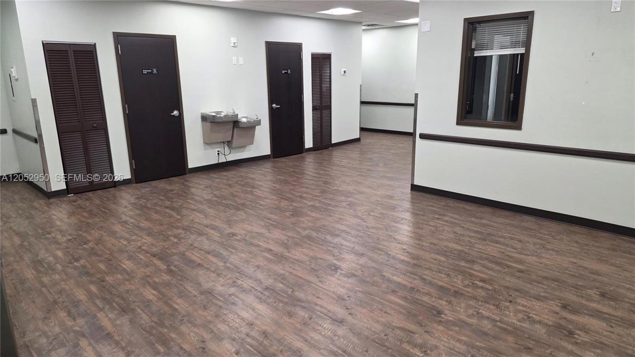 5481 N State Road 7 5481, Tamarac, Florida 33319, USA