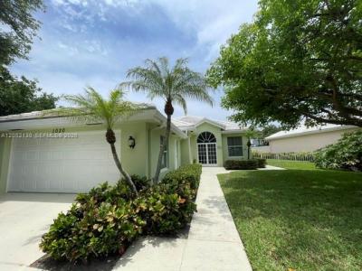 1020 Bear Island Dr, West Palm Beach, Florida 33409, USA