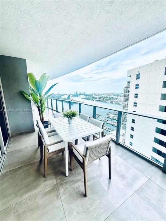 488 NE 18th St 3210, Miami, Floride 33132, États-Unis