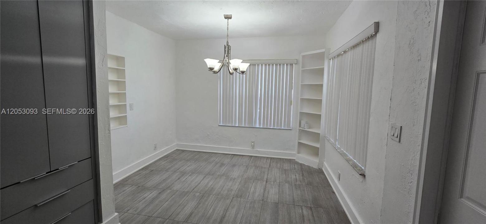 455 NE 131st St 1, North Miami, Flórida 33161, Estados Unidos