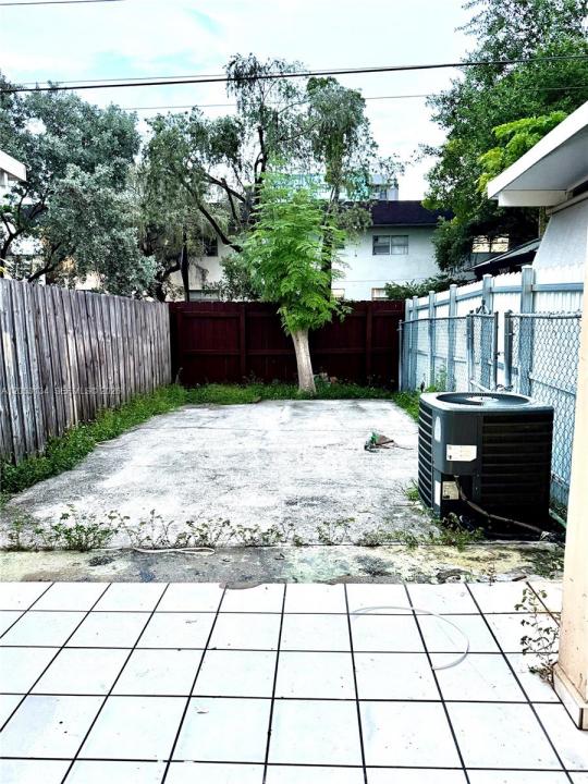 131 SW 109th Ave L5, Sweetwater, Floride 33174, États-Unis