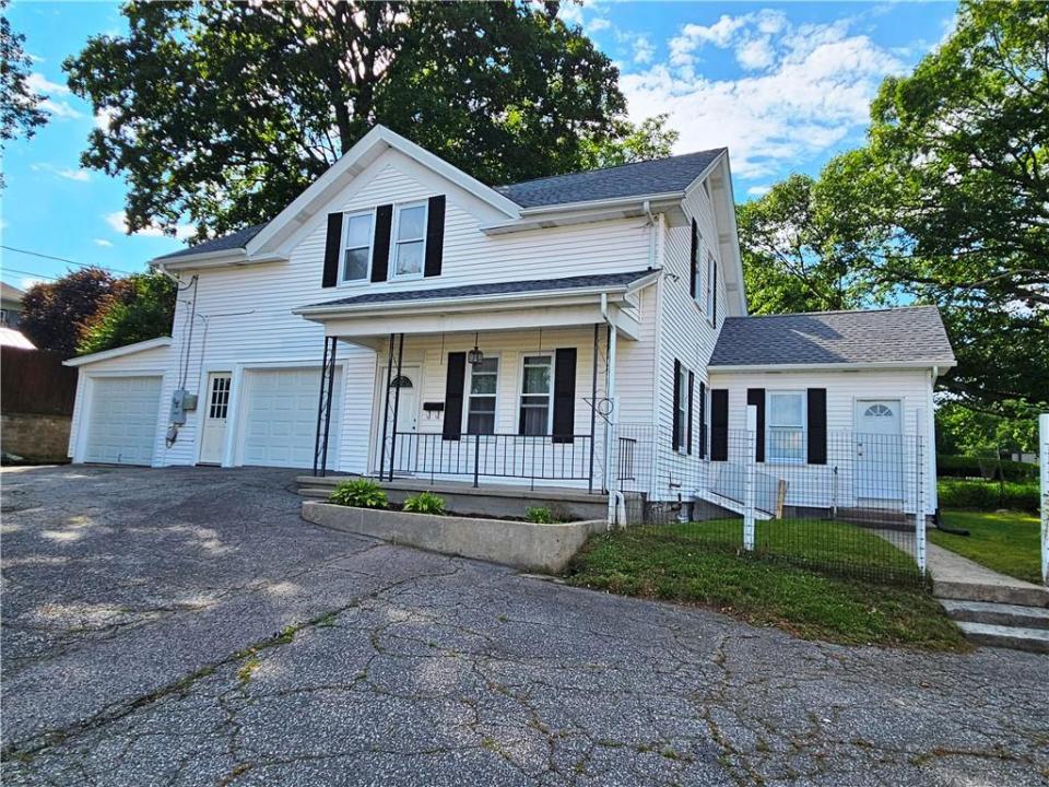 168 Spring Street, Woonsocket, Rhode Island 02895, États-Unis