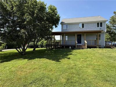 157 Briarwood Avenue, Middletown, Rhode Island 02842, USA