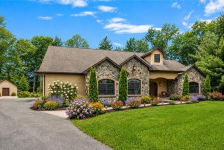 19 Blacksburt Court, North Kingstown, Rhode Island 02874, USA