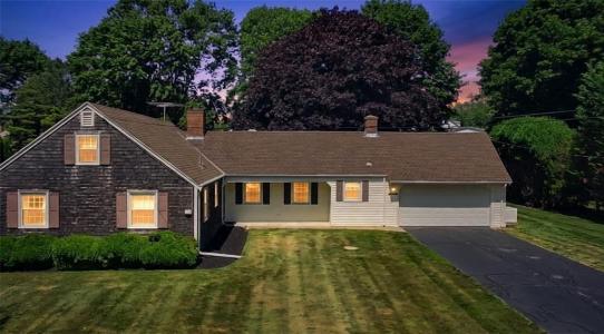 5 South Drive, Middletown, Rhode Island 02842, USA