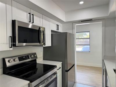 890 SW 28th St 1, Fort Lauderdale, Florida 33315, USA