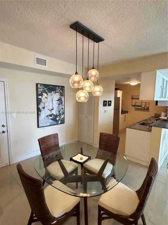 275 NE 18th St 809, Miami, Floryda 33132, USA