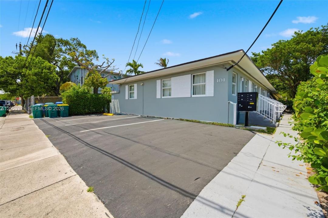 101 NW 74th St 3, Miami, Florida 33150, Stati Uniti