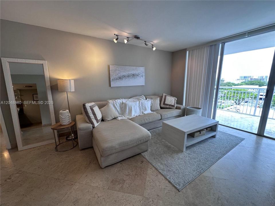 18021 Biscayne Blvd 702, Aventura, Floride 33160, États-Unis