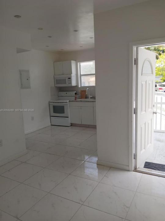 2311 NE 135 Th Ter -, North Miami Beach, Florida 33181, USA