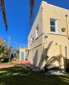 101 SE 2nd St 2, Dania Beach, Florida 33004, USA