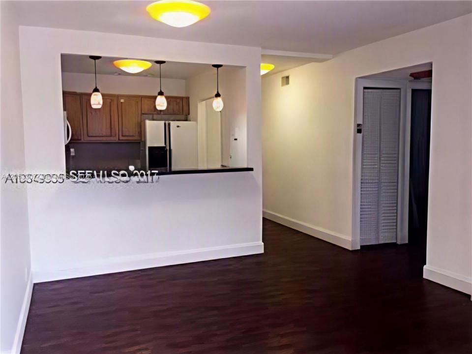 8185 NW 7th St. 101, Miami, Floride 33126, États-Unis