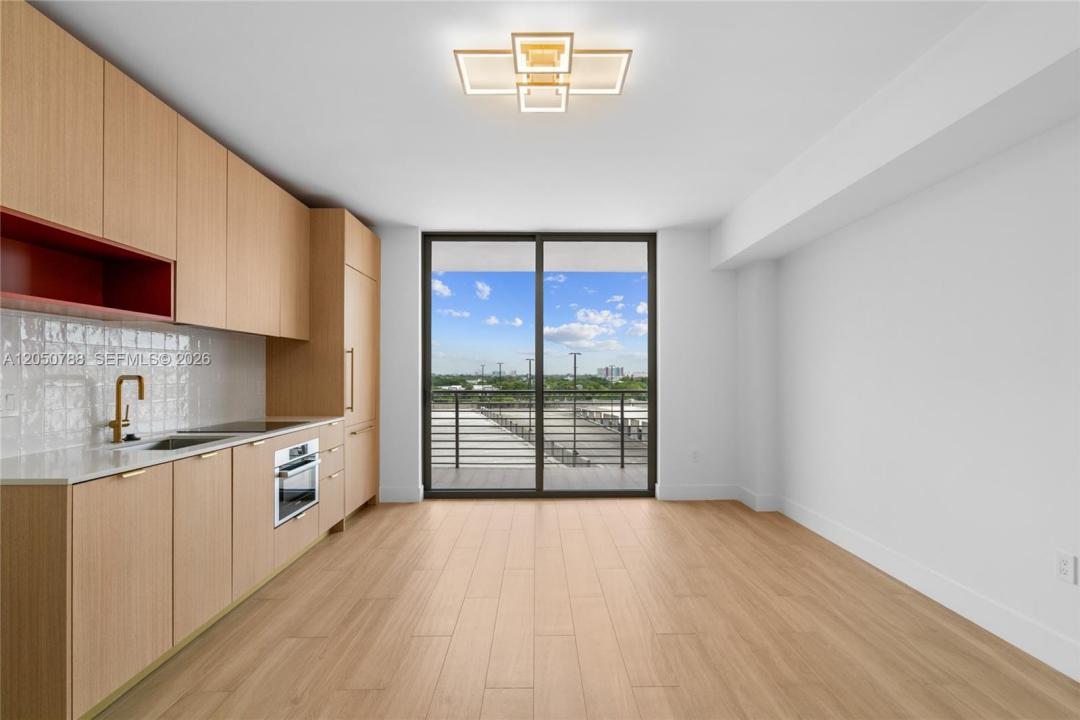 90 NE 32nd St 722, Miami, フロリダ 33127, アメリカ合衆国