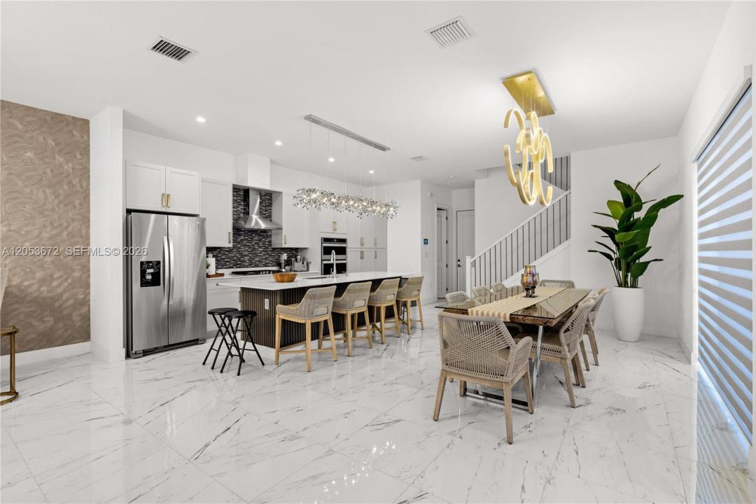 4374 NW 81st Ave, Doral, Florida 33166, USA