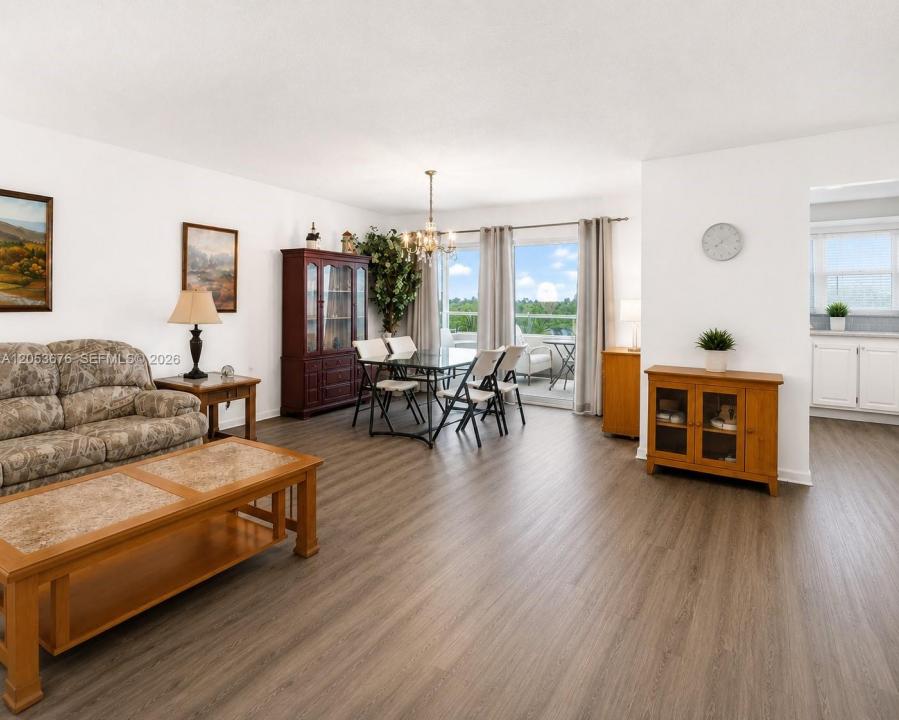 4047 NW 16 403, Lauderhill, Floride 33313, États-Unis