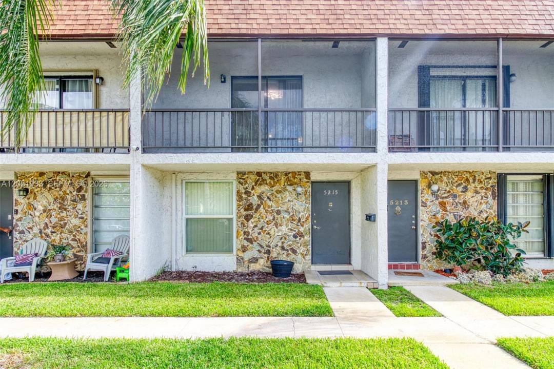 5215 SW 40th Ave 48, Dania Beach, Florida 33314, USA