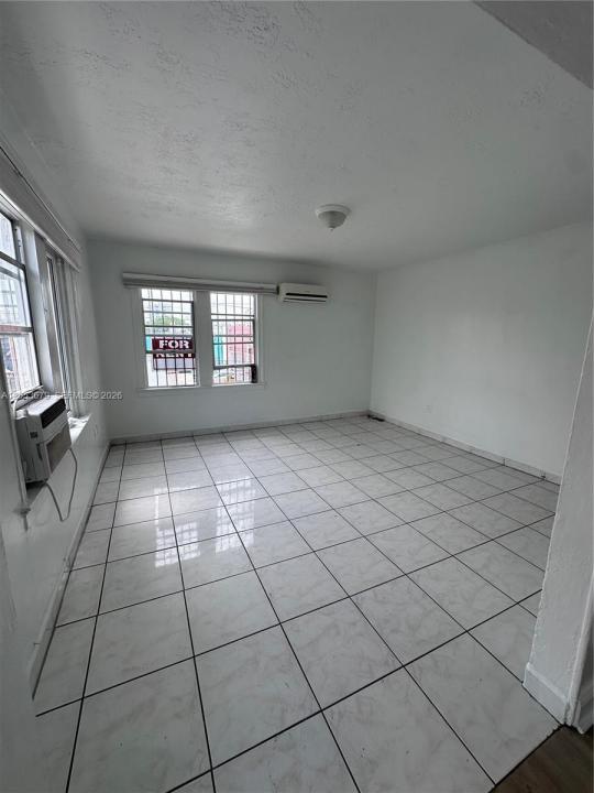 1780 NW 21st Ter 2, Miami, Florida 33142, Stati Uniti