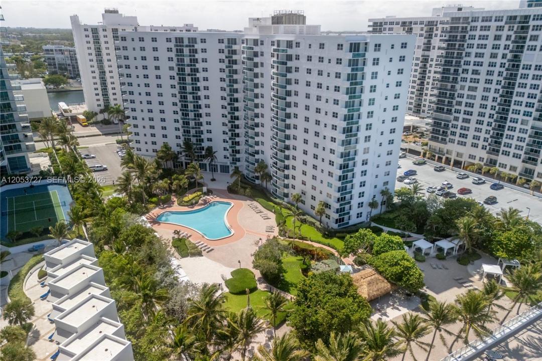 3001 S Ocean Dr 317, Hollywood, Florida 33019, USA