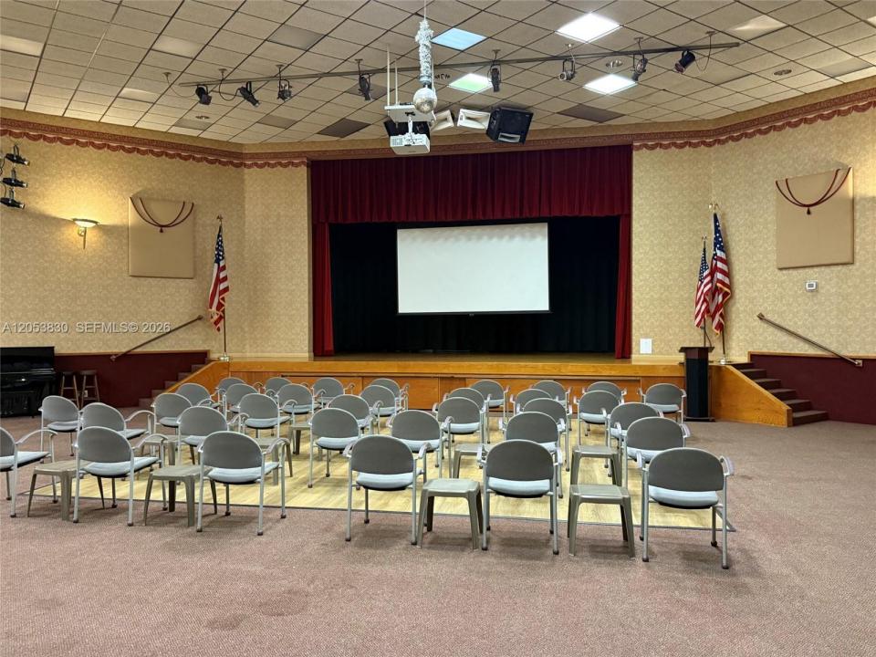 1000 Colony Point Cir 303, Pembroke Pines, Floride 33026, États-Unis