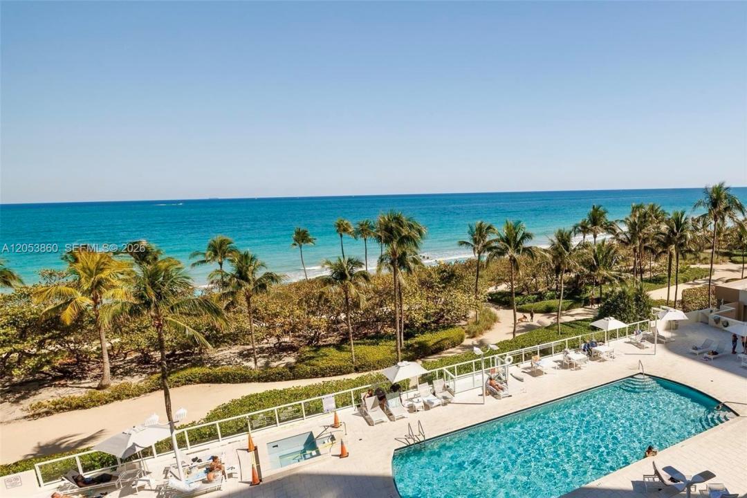 10185 Collins Ave 202, Bal Harbour, Floride 33154, États-Unis
