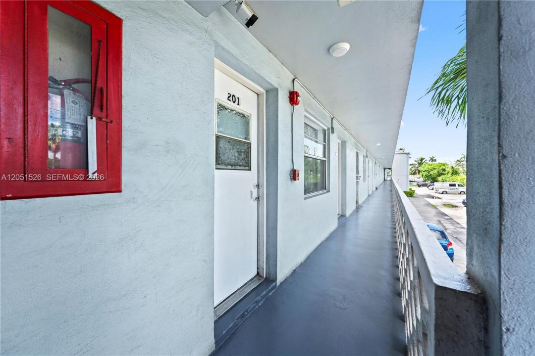 1610 NW N River Dr 201, Miami, Florida 33125, Stati Uniti