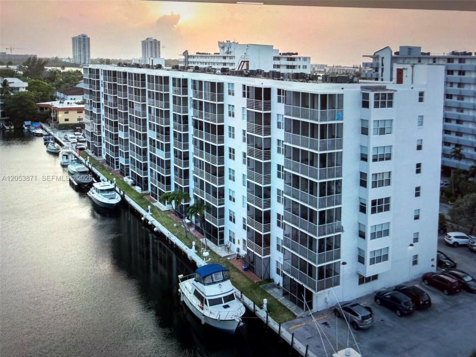 North Miami Beach, Floride 33160, États-Unis