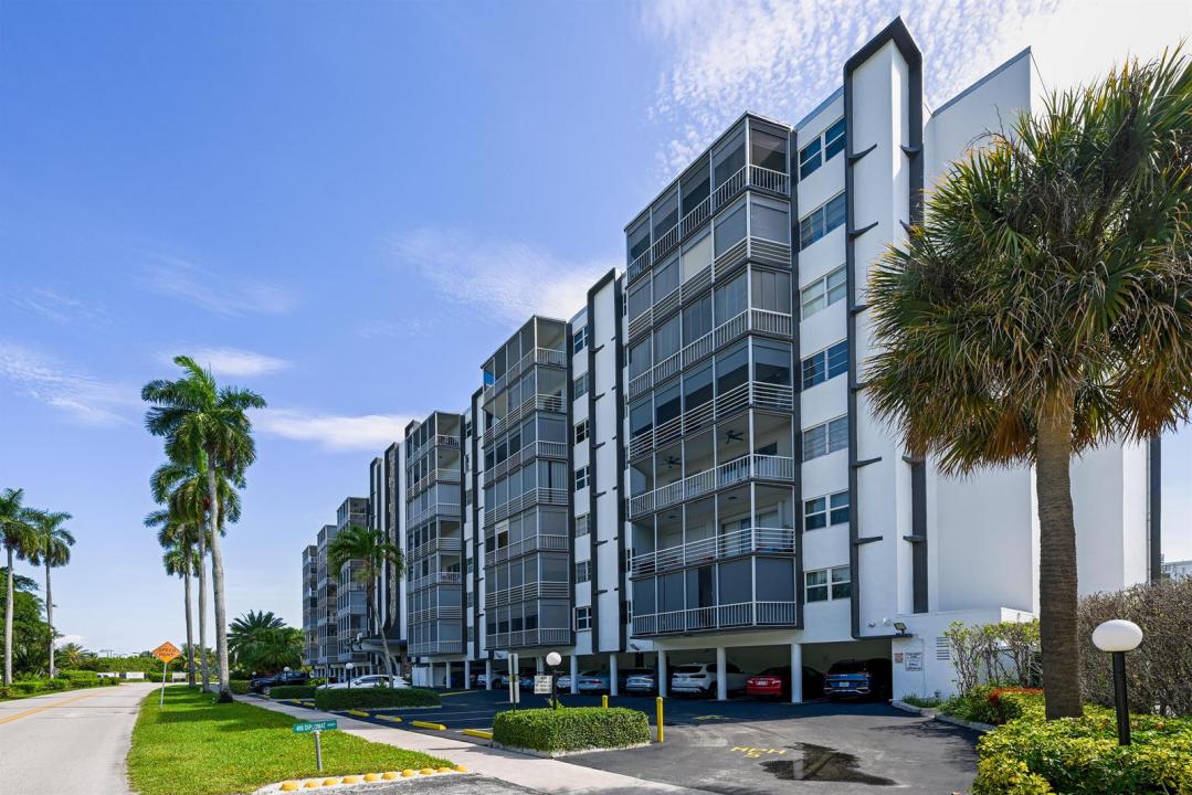 400 Diplomat Parkway 612, Hallandale Beach, Floride 33009, États-Unis