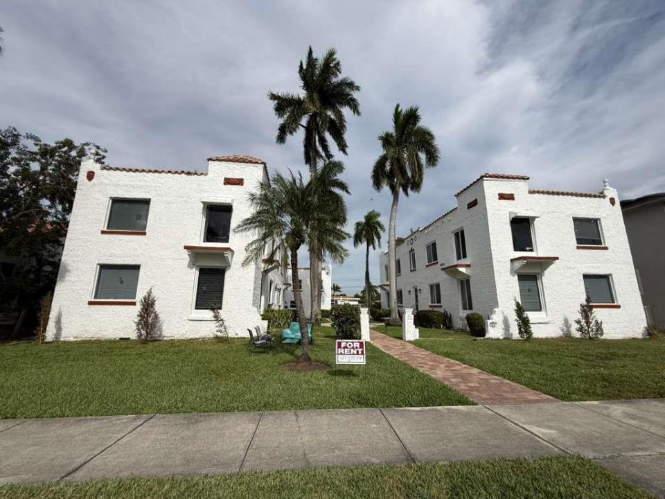 817 Tyler Street 8, Hollywood, Florida 33019, USA